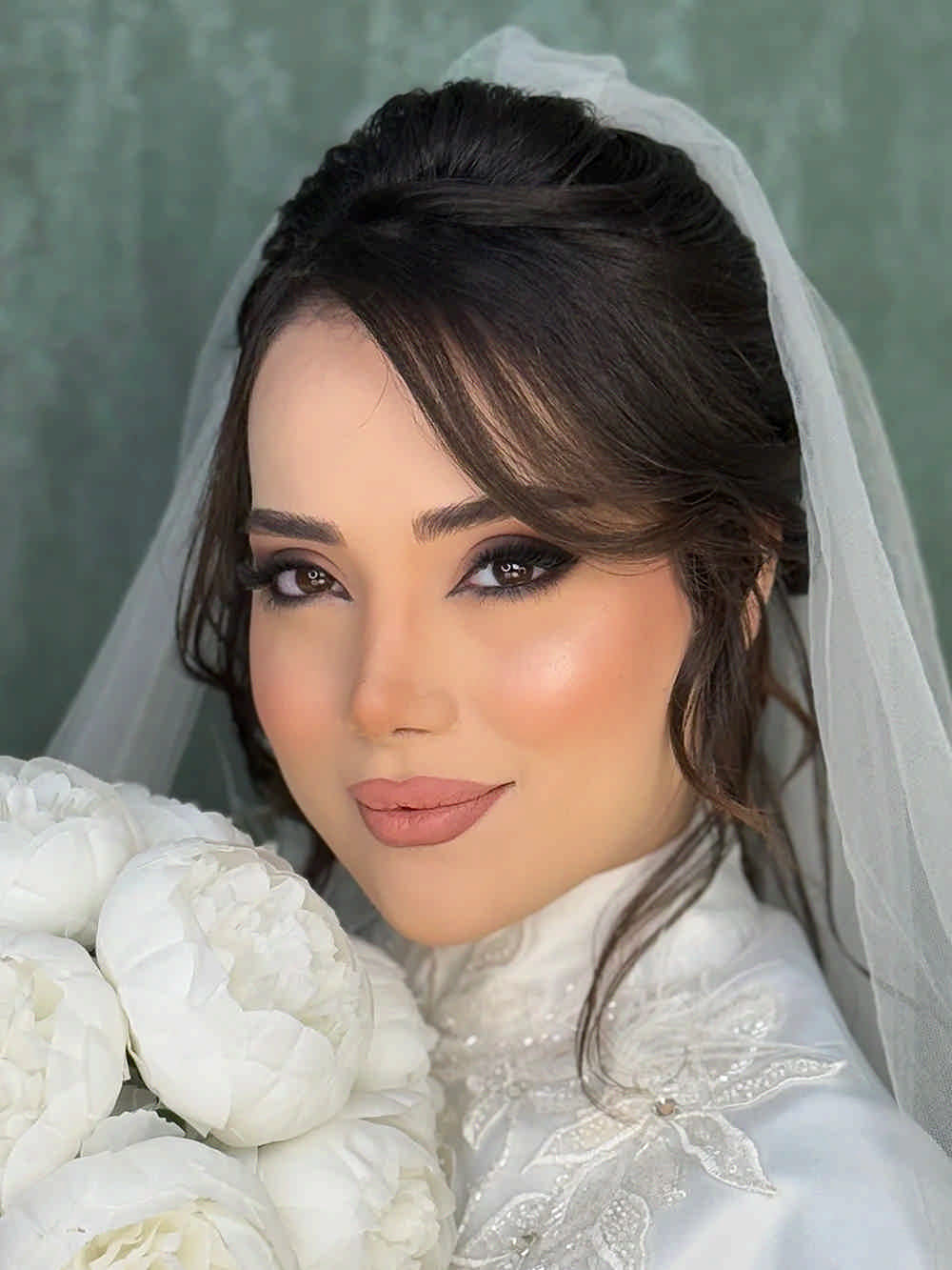IMG_8021 copy آرایش اسموکی عروس - تصویر 1
