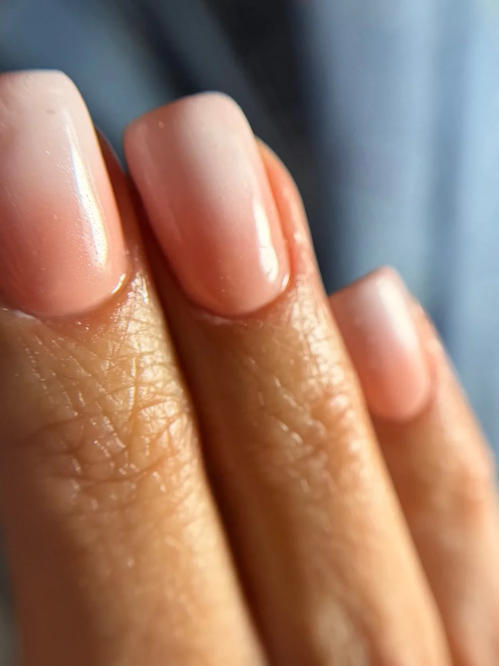nail 3 کاشت ناخن در سالن ماه ثنا - تصویر 1